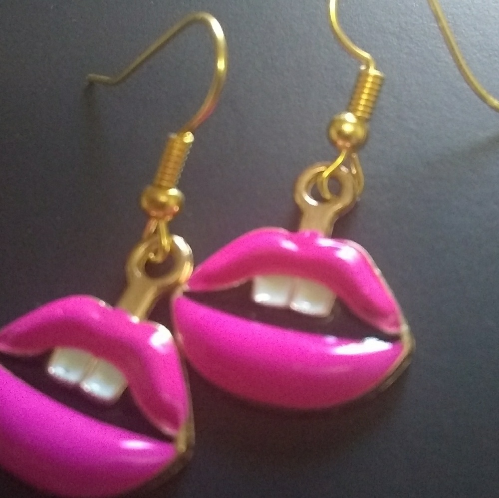 Hot Sexy Handmade Gold Plated Fuchsia Lip Earrings - Picture 6 of 6